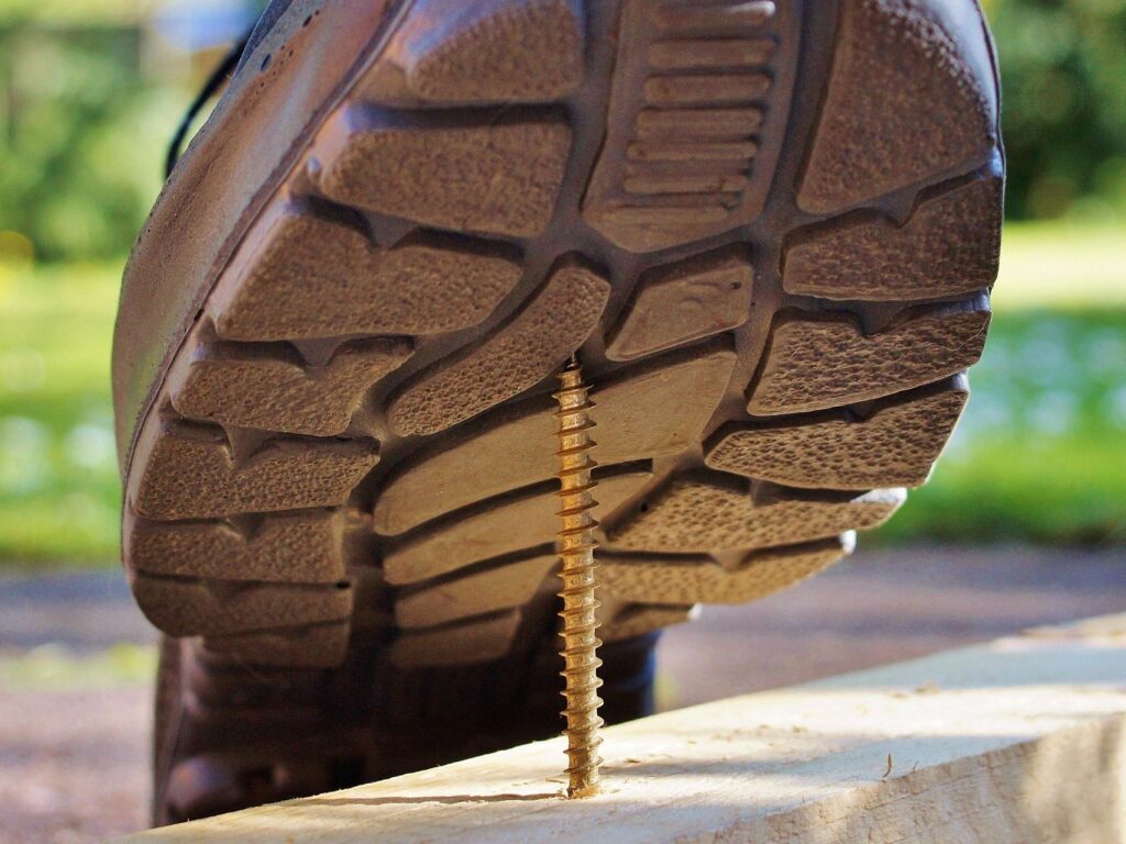 safety shoe 2432467 1920